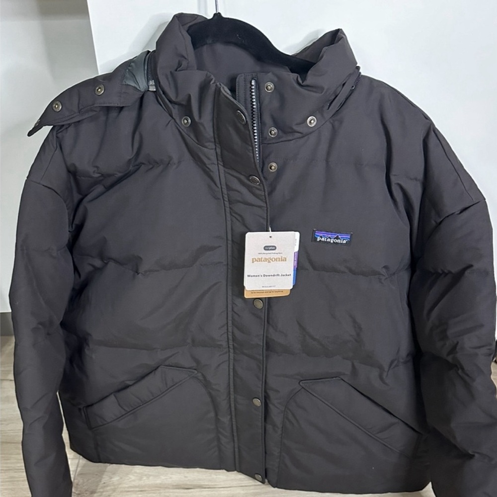 Patagonia Women’s Downdrift Insualted Jacket, size XXL.